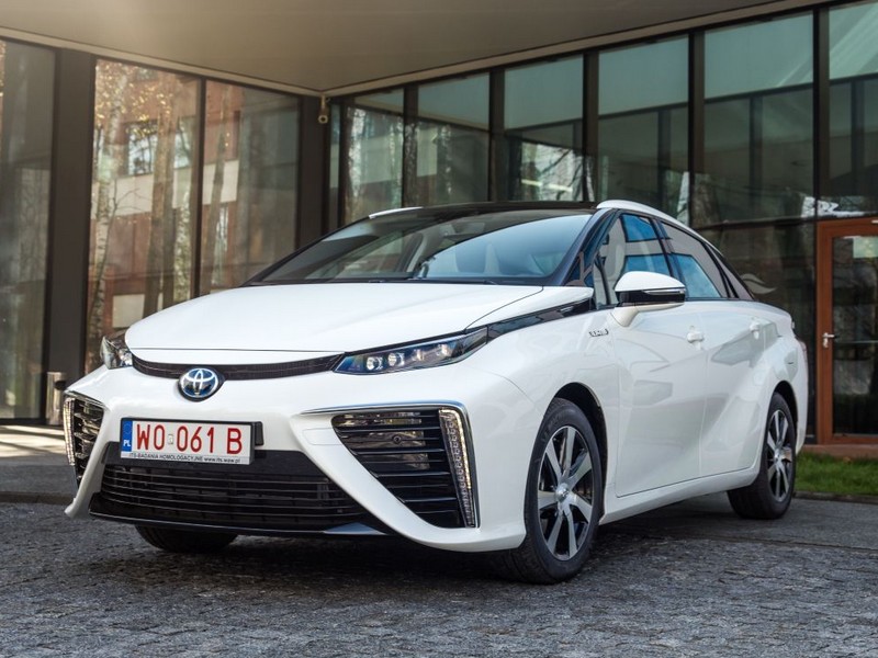 Toyota Mirai už brzy ujede 1000 km